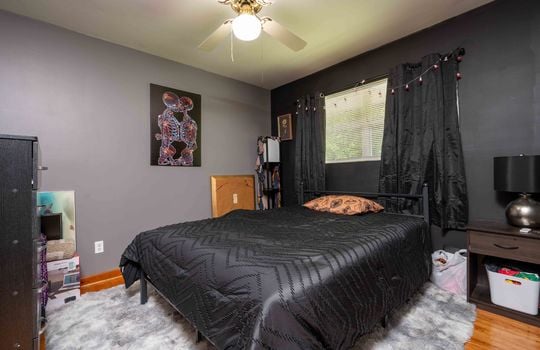 bedroom, hardwood flooring, window, ceiling fan