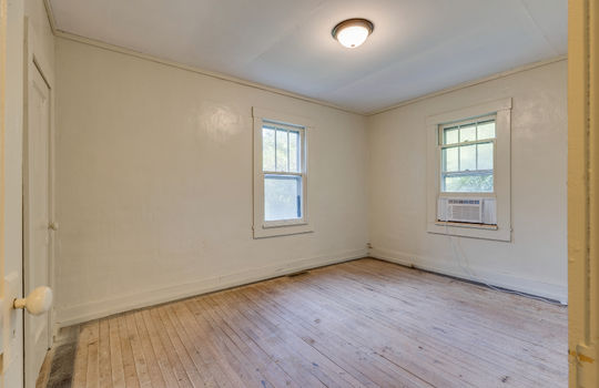 bedroom, hardwood flooring, windows