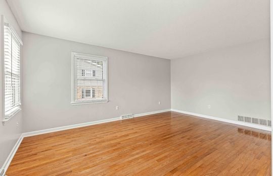 bedroom, hardwood flooring, windows