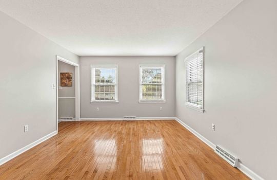 bedroom, hardwood flooring, windows