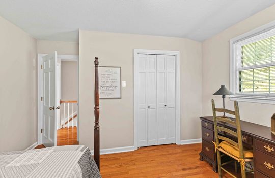 bedroom, hardwood flooring, closet