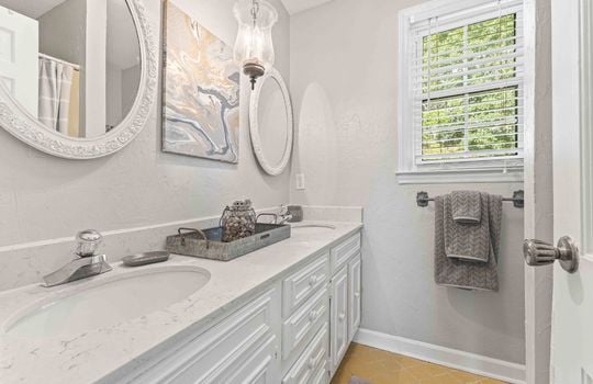 bathroom, double vanity sink,