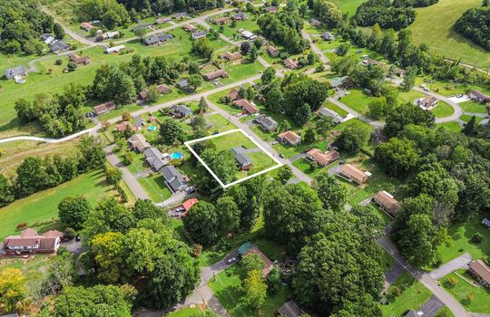 aerial view of neighborhood, property outline