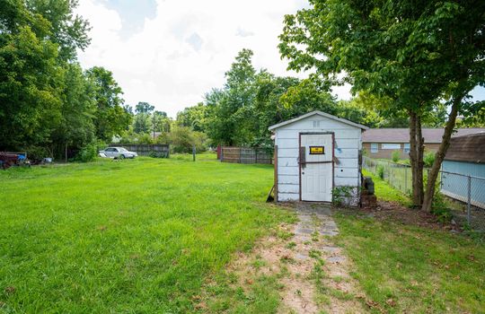 outbuilding, back yard, driveway