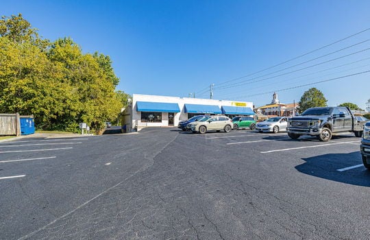 building front, parking spaces