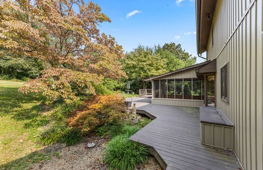 back porch/back deck, sunroom, vinyl siding