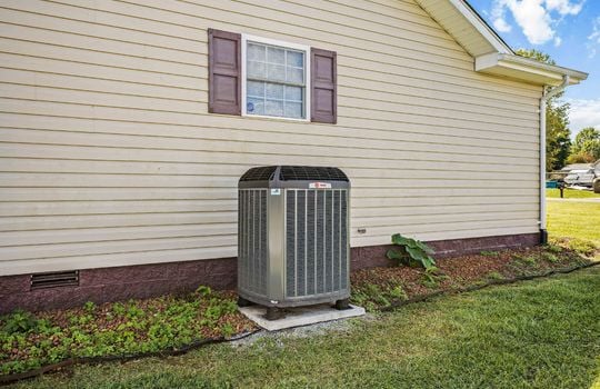 heat pump, landscaping, window, vinyl siding