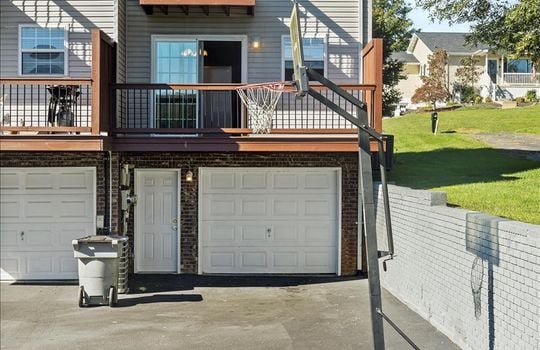 garage, balcony, deck