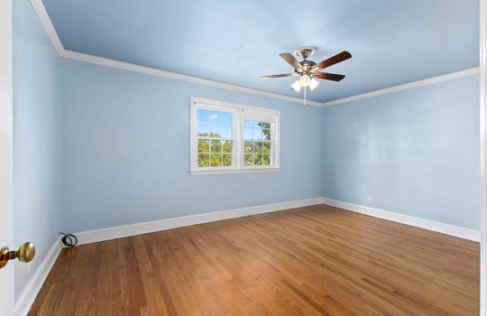 bedroom, hardwood floors, ceiling fan, windows