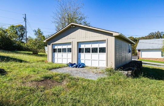 detached 2 car garage