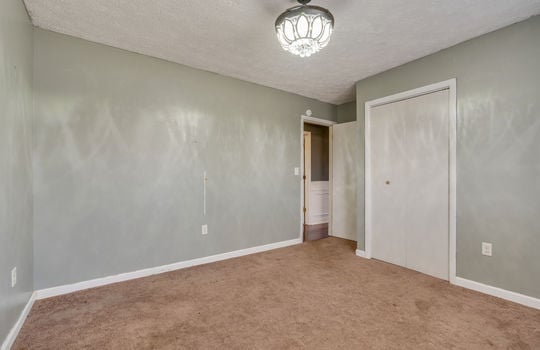 bedroom, carpet closet