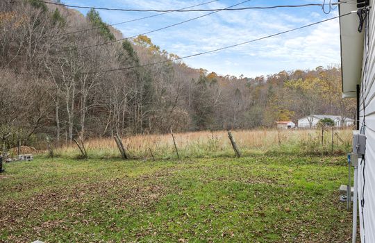 mountain views, fencing, yard