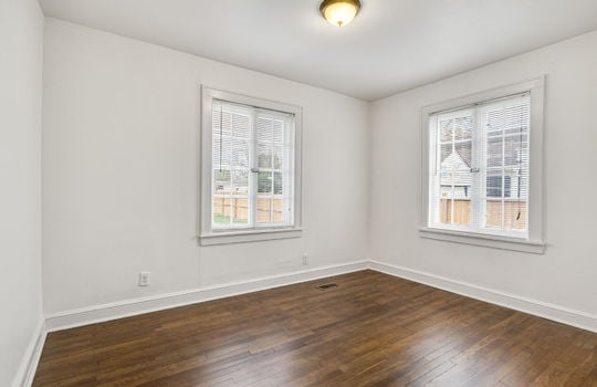 bedroom, windows, hardwood flooring