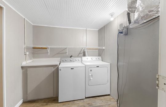 laundry room/utility room