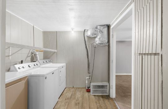 laundry room/utility room