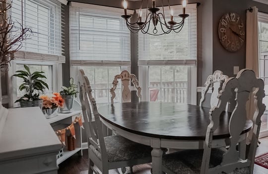 dining room, bay window