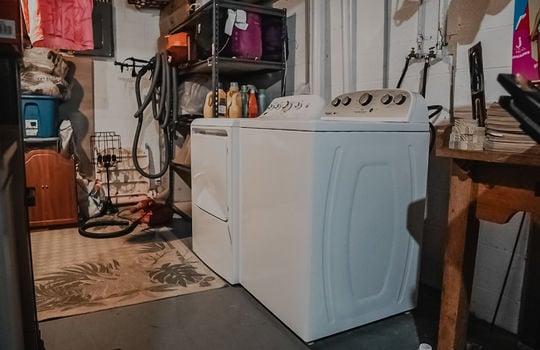 basement/garage, laundry space