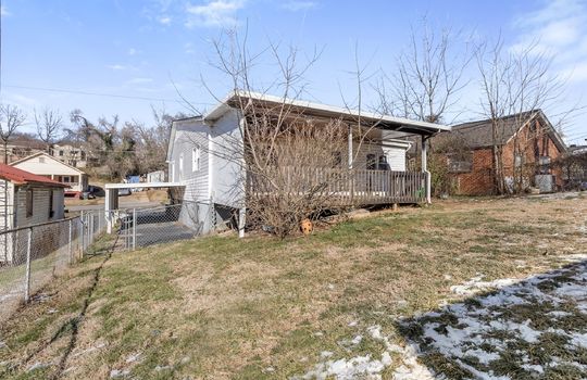 back yard, back deck, back of home, carport, driveway