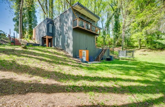 back yard, contemporary home, back deck, exterior entries, deck stairs, stairs