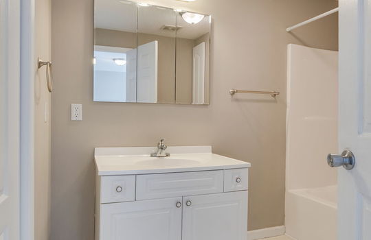 bathroom, sink, tub/shower