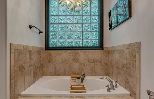bathroom, soaking tub, tile surround