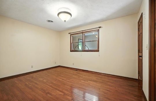bedroom, wood trim, window, closet