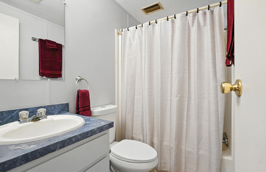 bathroom, shower/tub, toilet, sink