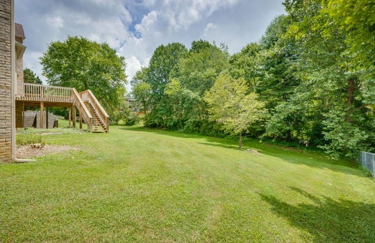 back yard, back deck, trees, landscaping