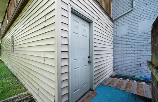 apartment for lease, vinyl siding, brick, front door