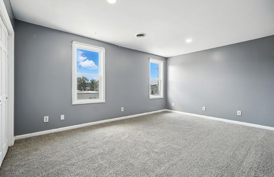 bedroom, closet, windows, carpet