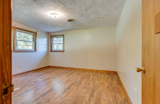 bedroom, laminate flooring, windows