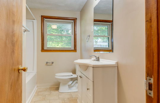 bathroom, sink, toilet, shower/tub, window
