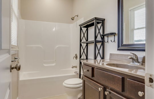 bathroom, toilet, sink, shower/tub