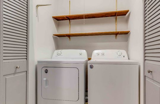 laundry room, washer/dryer hookups, shelving