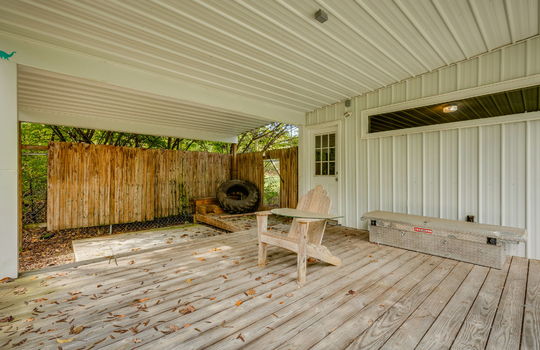covered back patio, interior door, fencing
