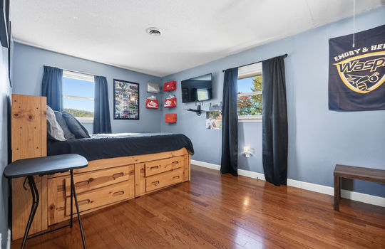 bedroom, hardwood flooring, windows