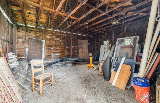 storage shed/garage, gravel floor