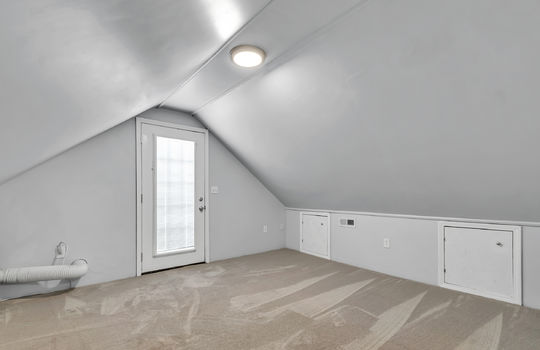 bonus room, exterior door to balcony, carpet