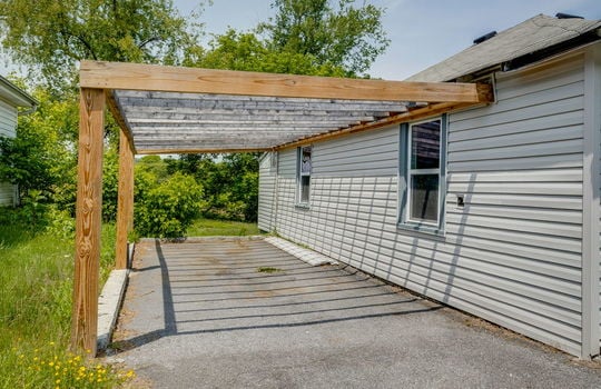 carport, driveway