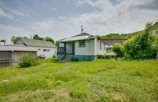 back of home, carport, back porch, covered back porch, back yard, fencing
