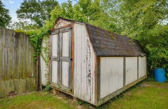 outbuilding/shed, fencing