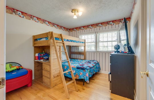bedroom, windows, hardwood flooring