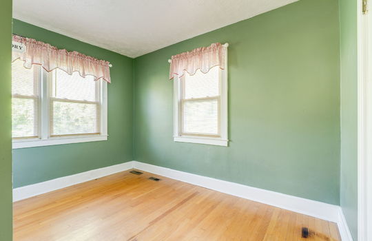 bedroom, windows, hardwood flooring