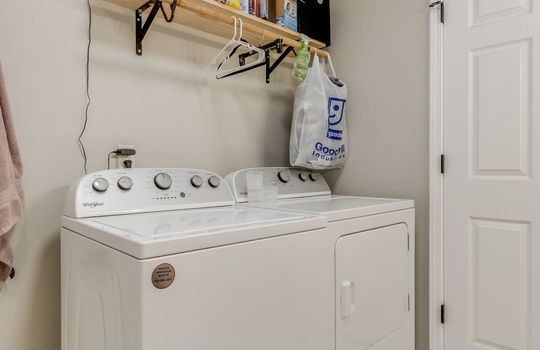 Laundry space, washer/dryer hookups