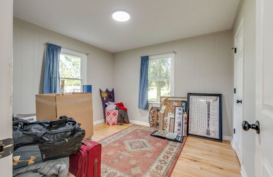 bedroom, hardwood flooring, windows, closet