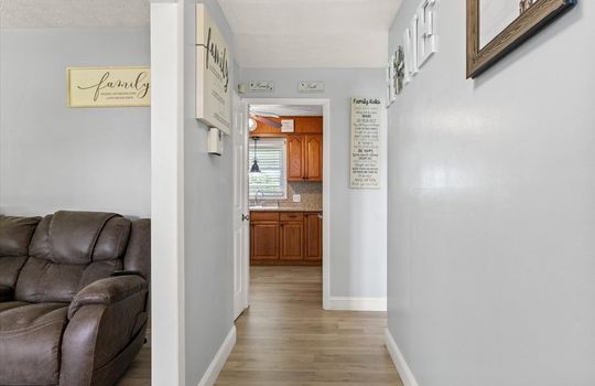 entryway/foyer, luxury vinyl flooring