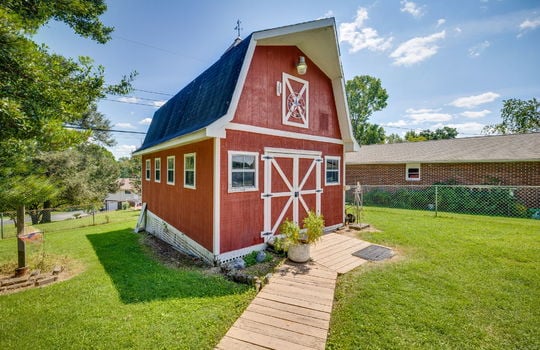 storage shed, back yard, fenced back yard