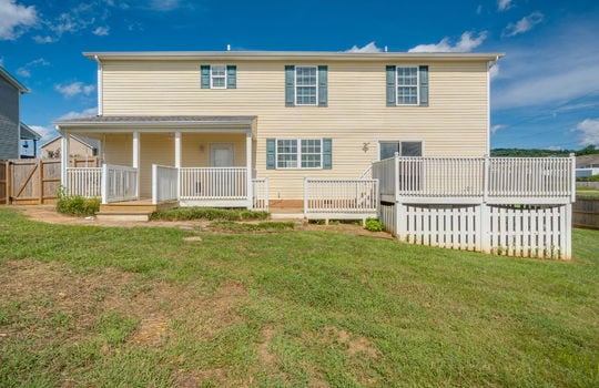 back of home, back deck, back porch, back yard, vinyl siding, fencing