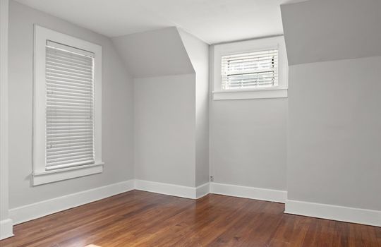 bedroom, windows, hardwood flooring