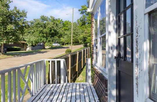 side porch, fencing, exterior door